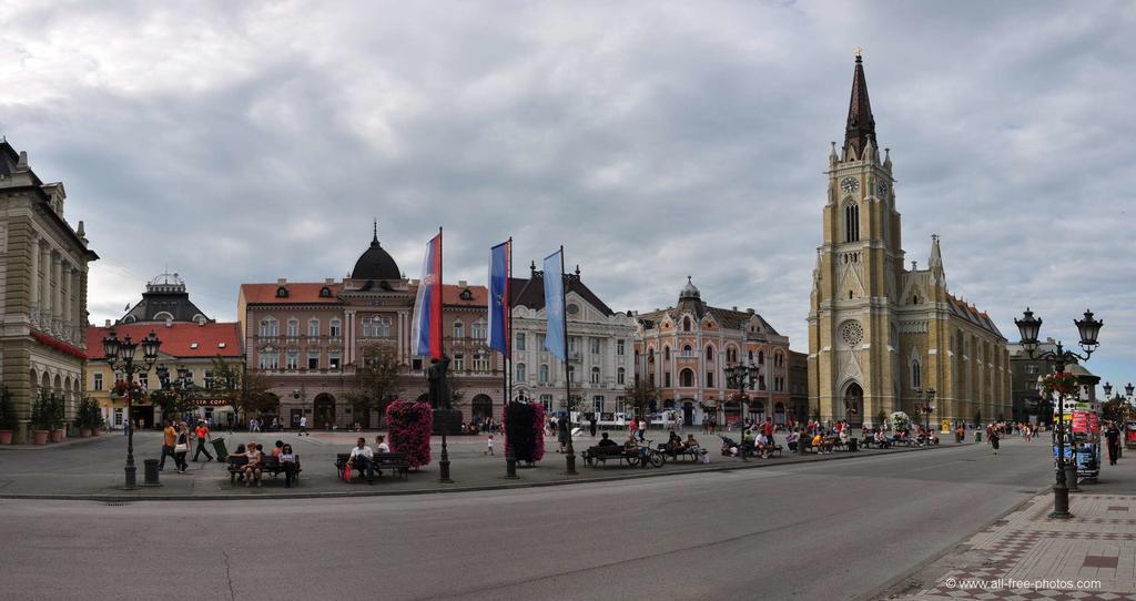 Family Top Rooms Bela Lada Sobe Novi Sad Exterior foto