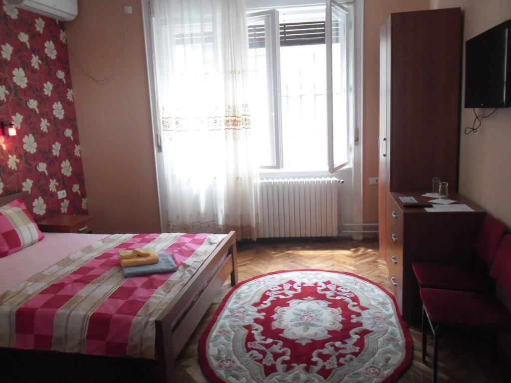 Family Top Rooms Bela Lada Sobe Novi Sad Zimmer foto
