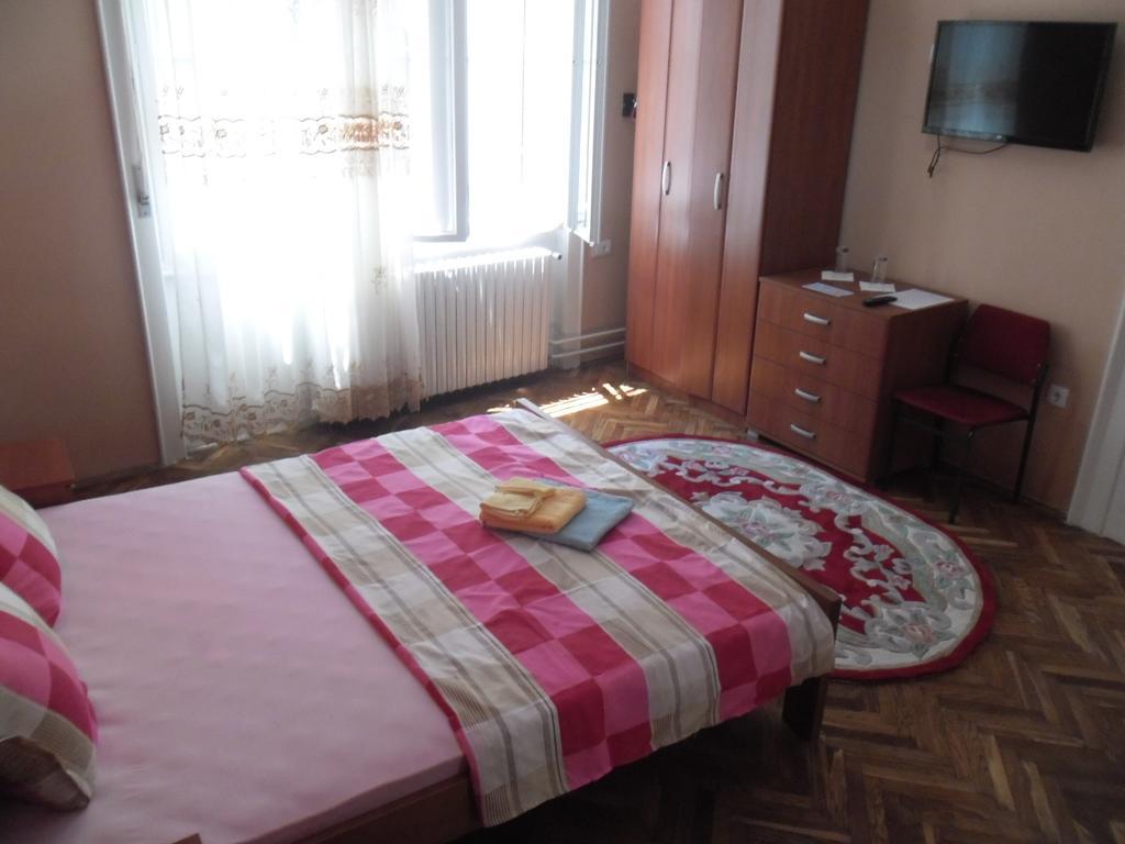 Family Top Rooms Bela Lada Sobe Novi Sad Zimmer foto